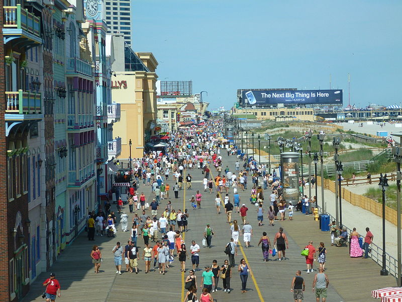 800px-Atlantic_City_Boardwalk_view_north_from_Caesars_Atlantic_City_by_Silveira_Neto_June_24_2012