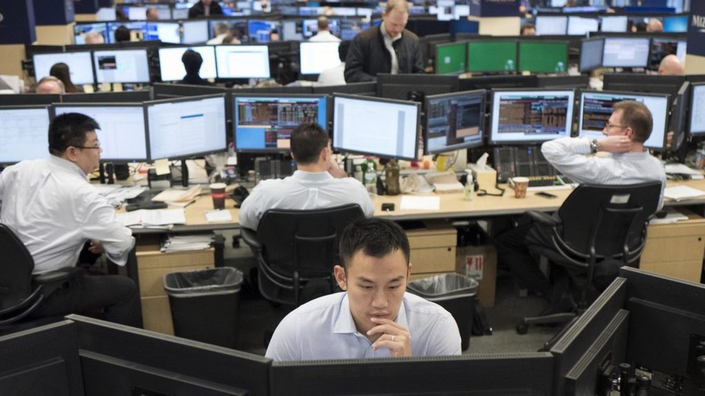 Không có sự phân cấp rõ rệt trong môi trường công sở tại Mỹ.